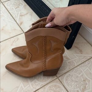 Universal Thread Brown Ankle Booties